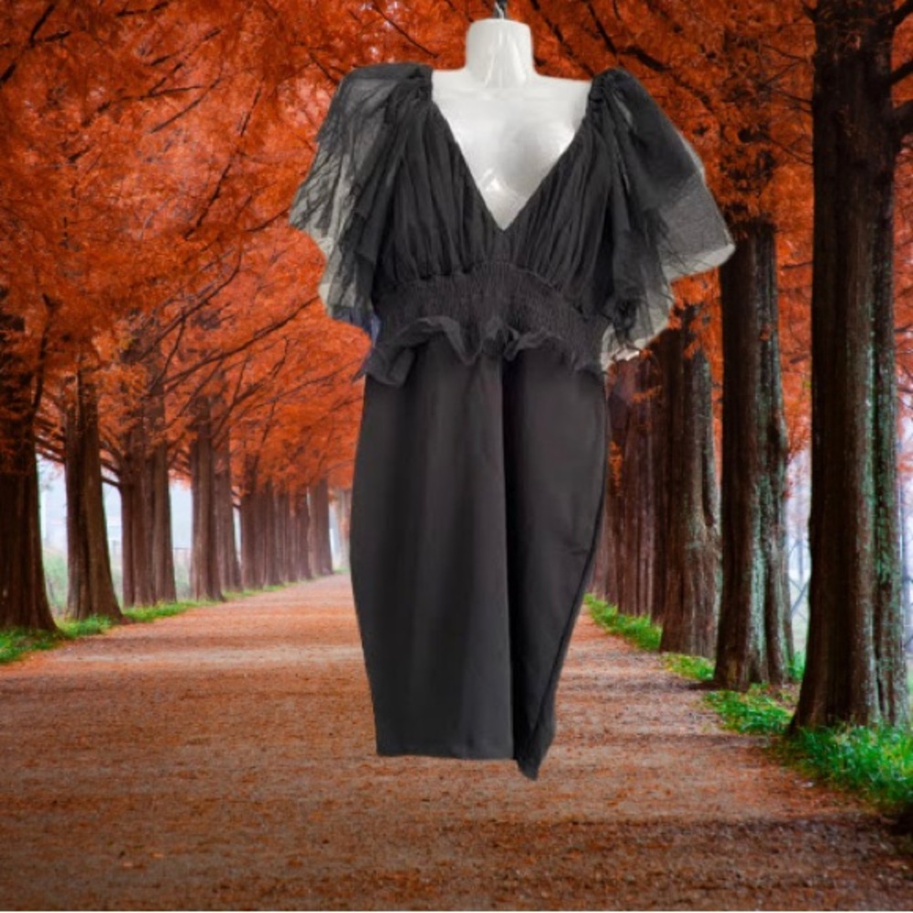 Similar to Kelly Clarkson’s Dress. Jrs. Little Black Dress - Picture 13 of 16